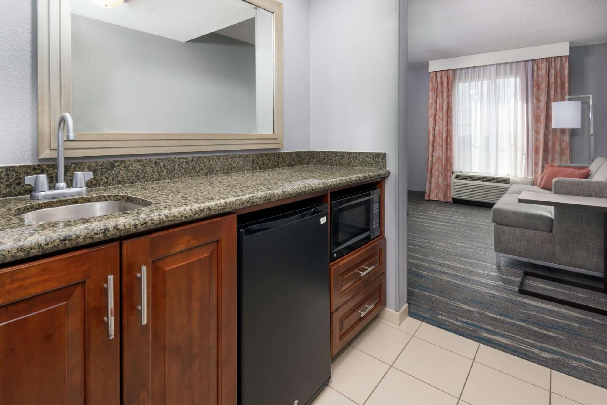 Hampton Inn & Suites Orlando Airport At Gateway Village Exterior foto