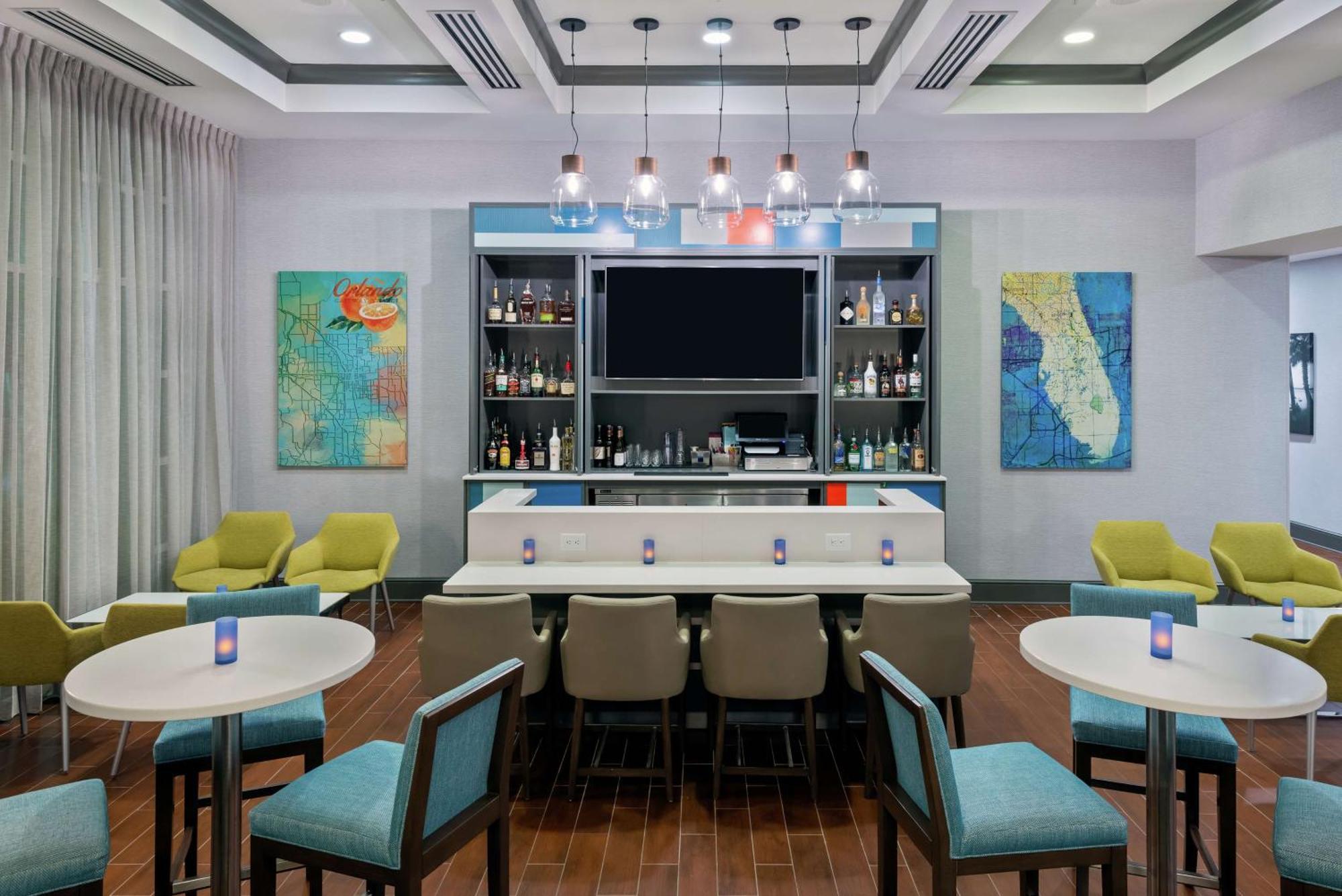 Hampton Inn & Suites Orlando Airport At Gateway Village Exterior foto